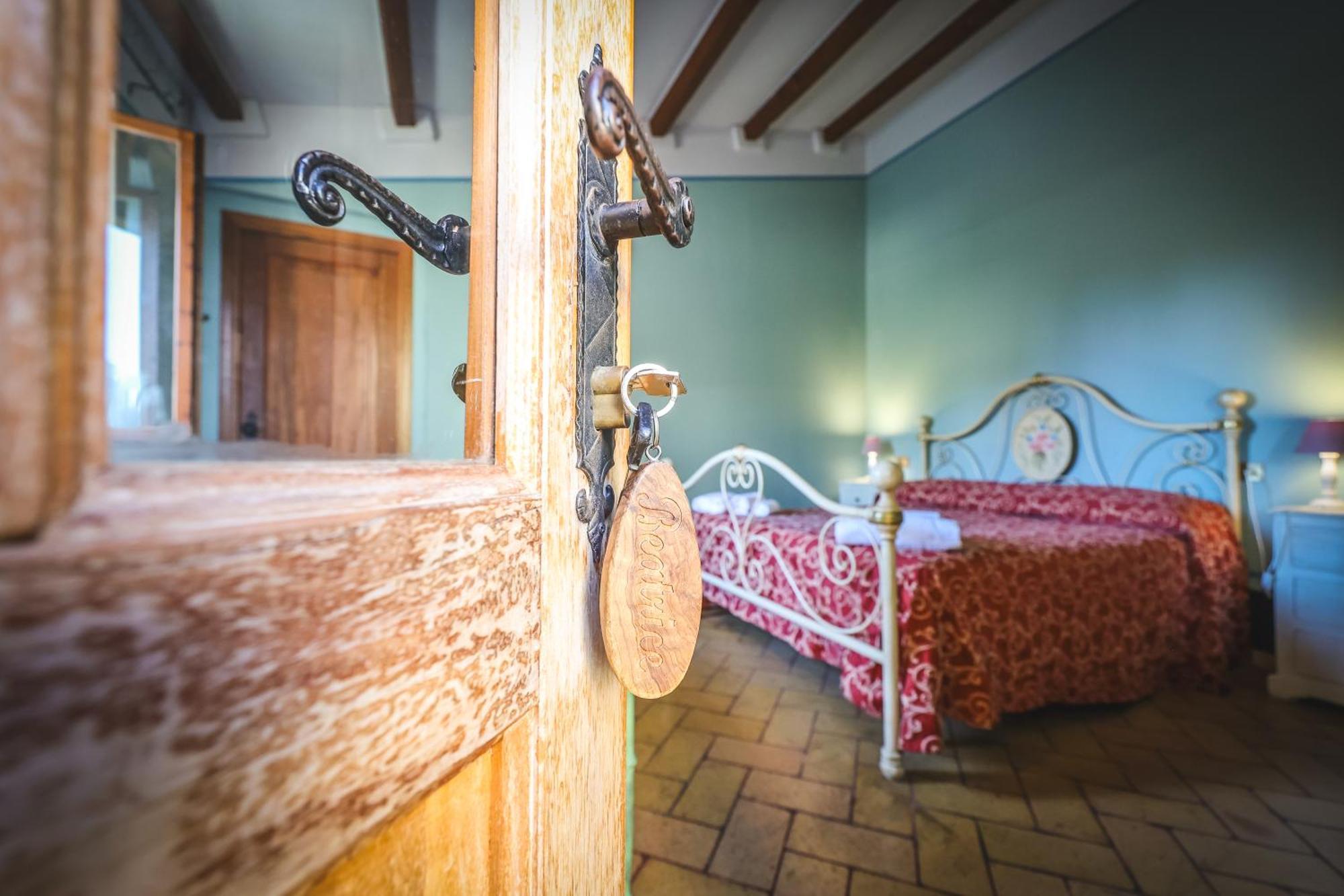 Albergo Diffuso Borgo Montemaggiore Montemaggiore al Metauro Exterior photo